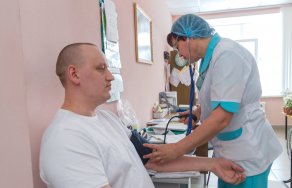 Скачет давление: причины резких перепадов артериального давления